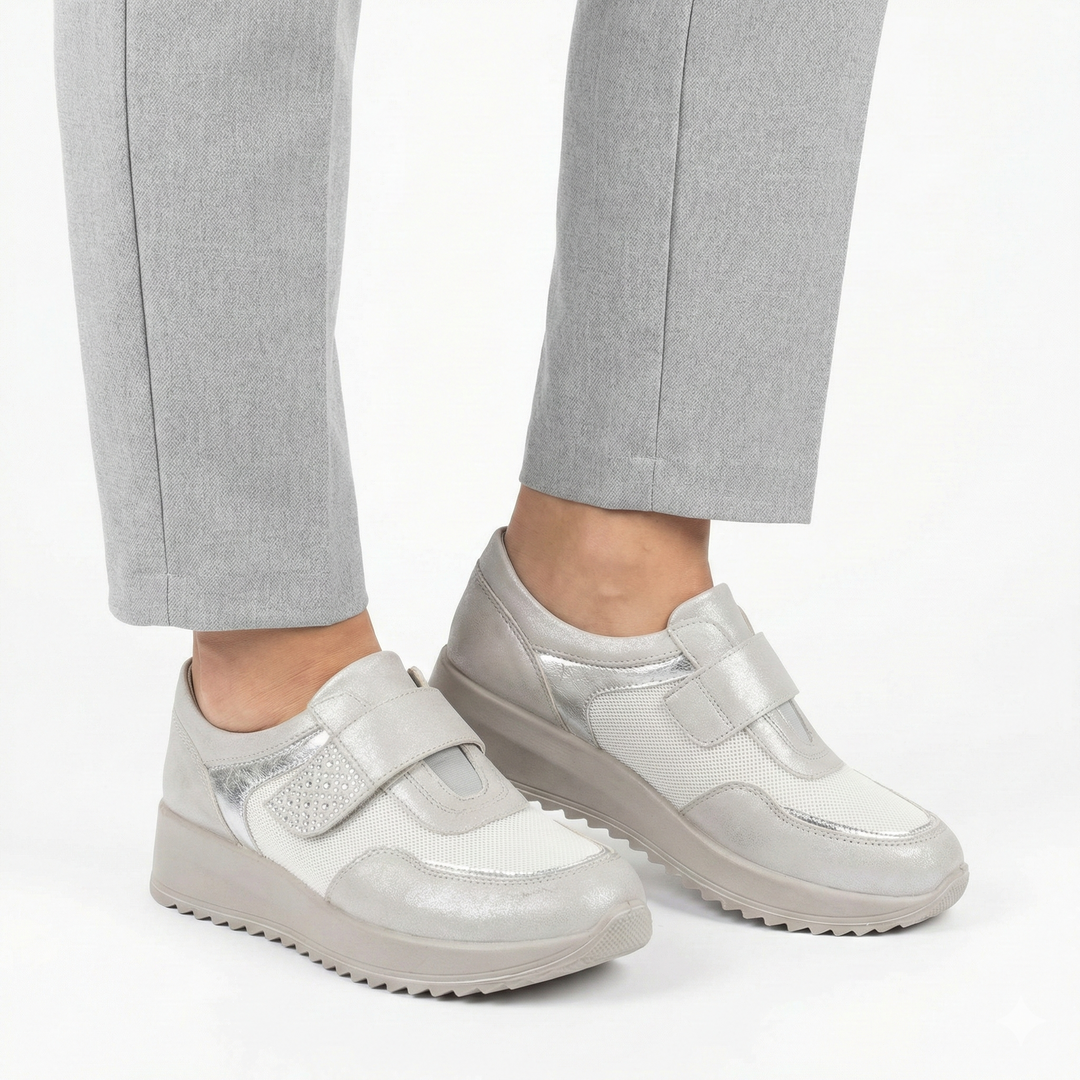 "April - Comfortabele Schoen voor Dames" kan herschreven worden als "April Comfortabele Schoen voor Dames".