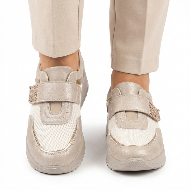 "April - Comfortabele Schoen voor Dames" kan herschreven worden als "April Comfortabele Schoen voor Dames".