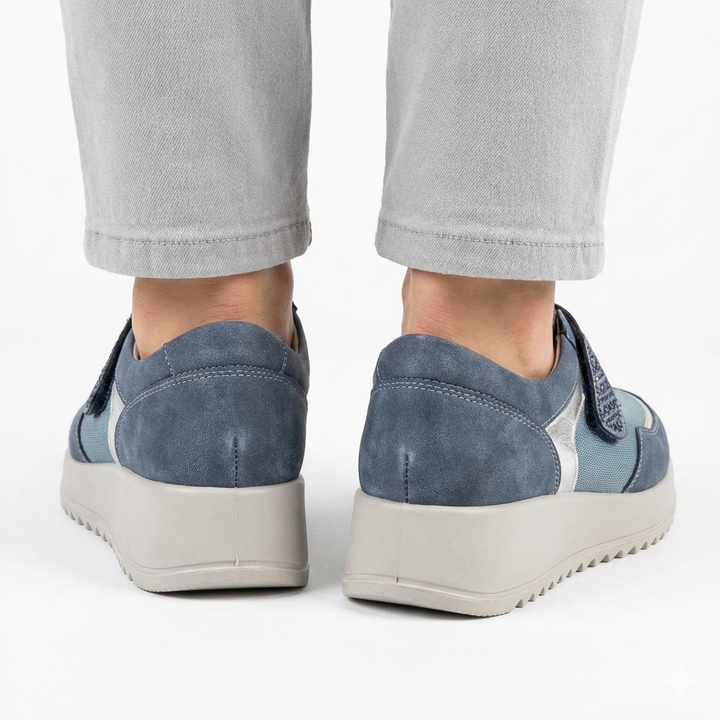 "April - Comfortabele Schoen voor Dames" kan herschreven worden als "April Comfortabele Schoen voor Dames".