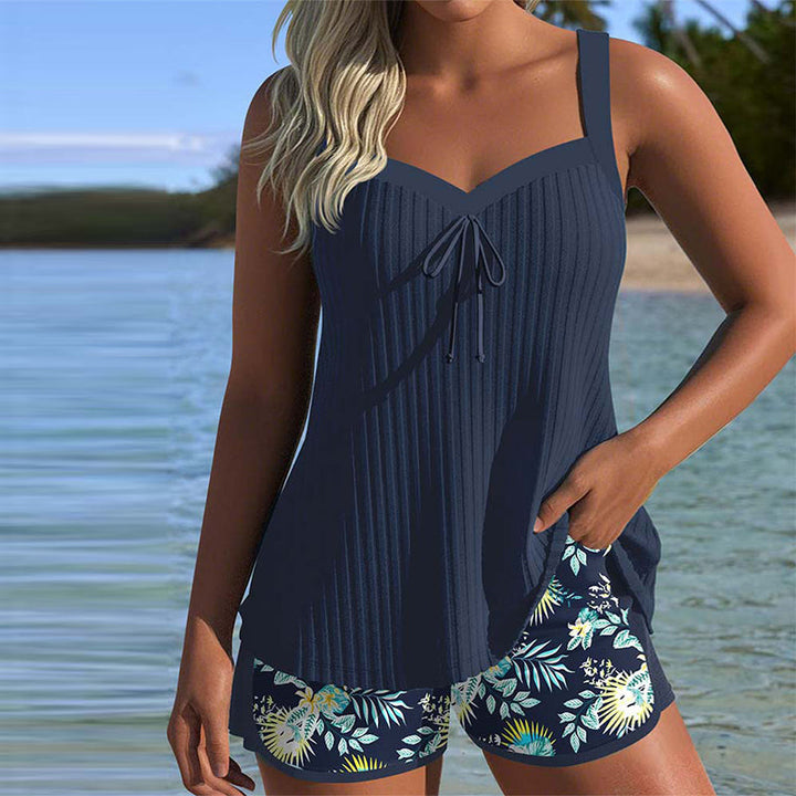 Lana - Gestreepte tankini met strandshort in twee delen