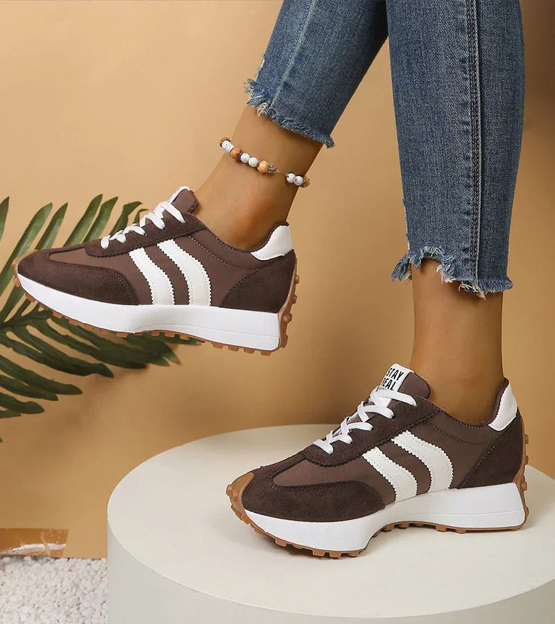 Élina™ - Ergonomische Sneakers met Verhoogd Comfort en Tijdloze Stijl