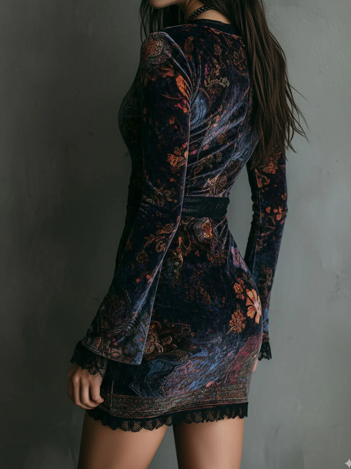 GEMMA - MINI JURK IN VELVET MET DIEPE DECOLLETE