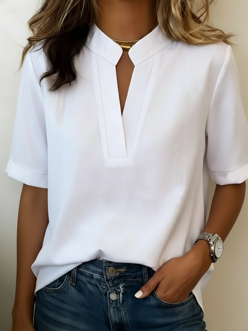 Margaux - Chique Blouse met V-hals en Gouden Detail